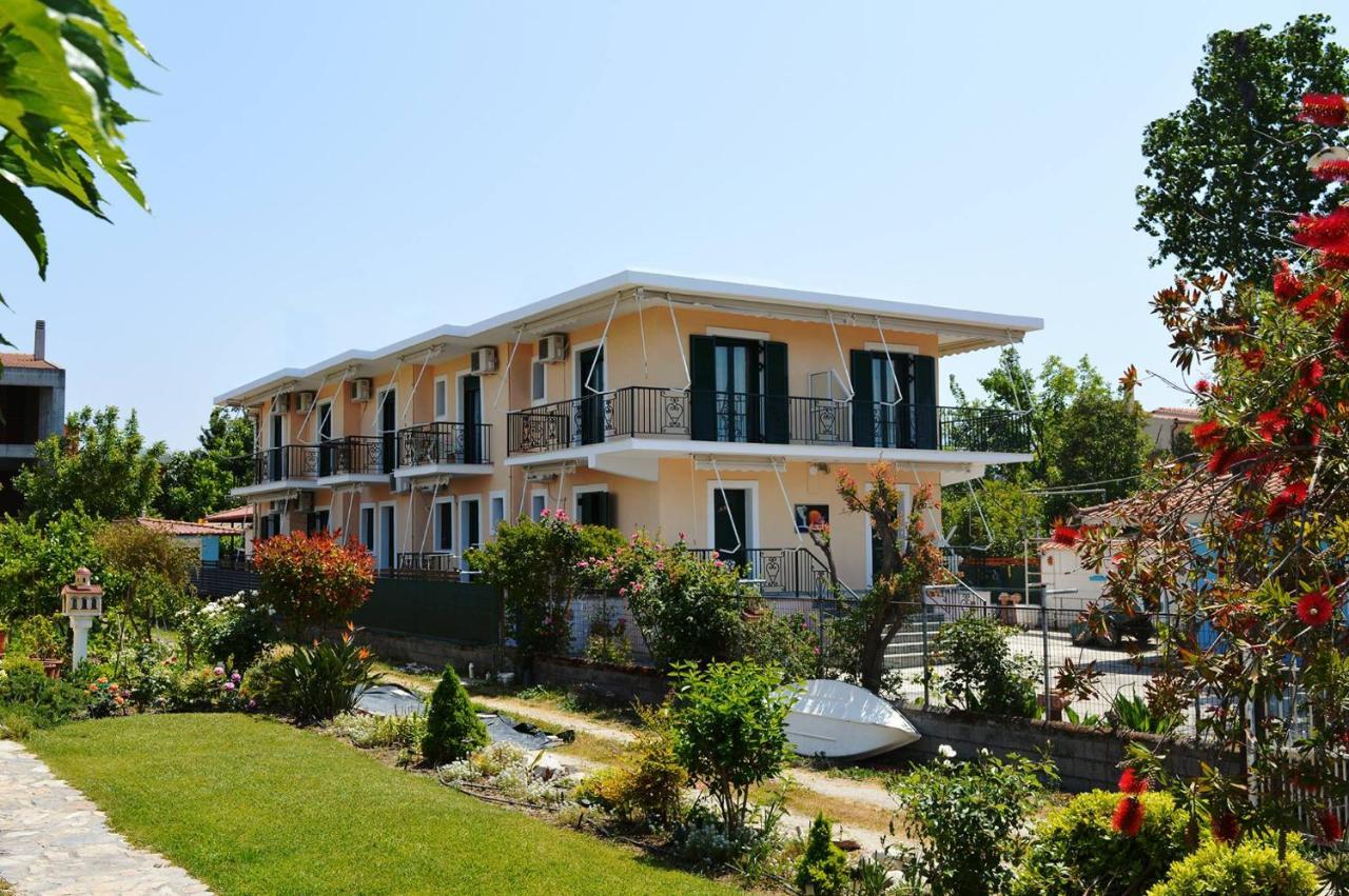 Evia Dream Family Apartments Edipsos Exterior photo